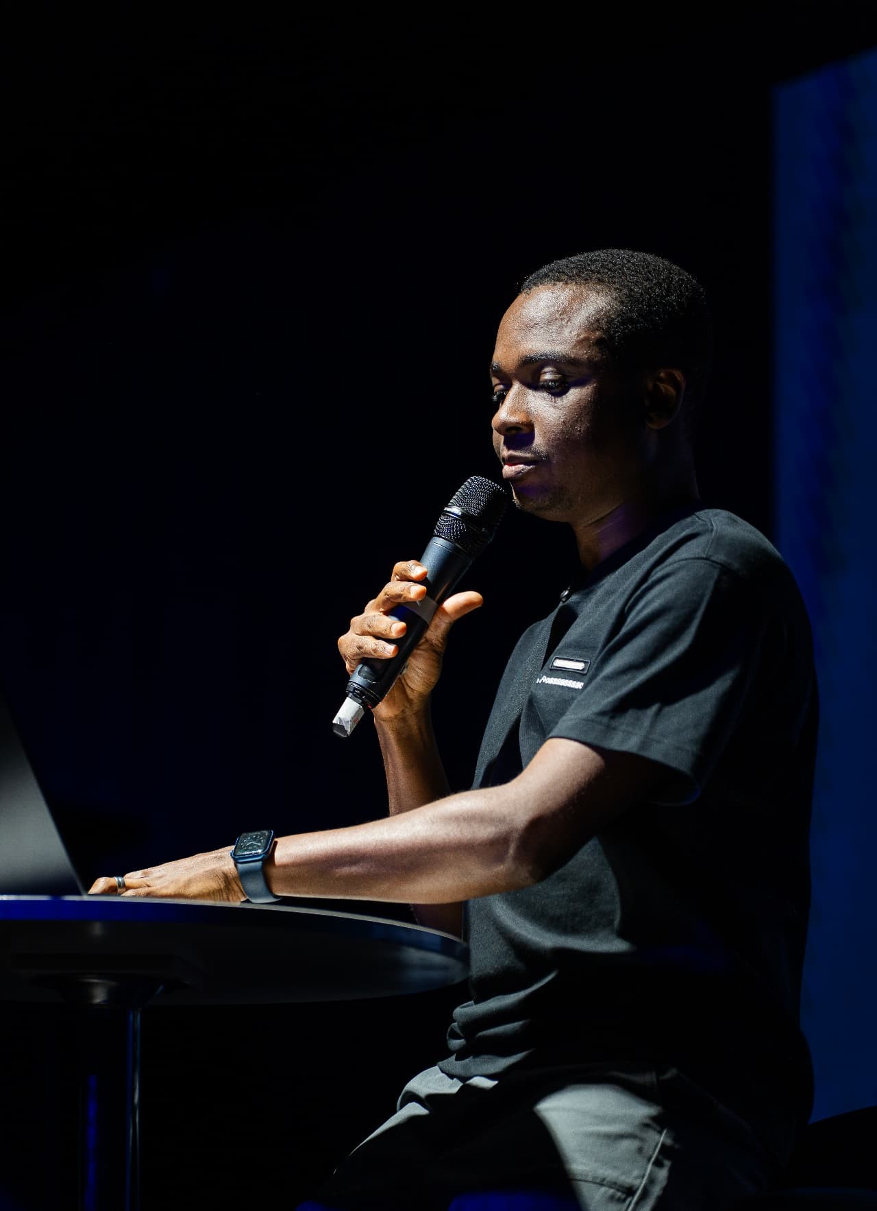 Daniel Ayittah explaining his mixing process